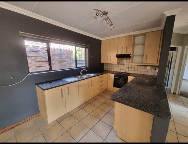 2 BEDROOM PROPERTY TO RENT IN KOOKRUS